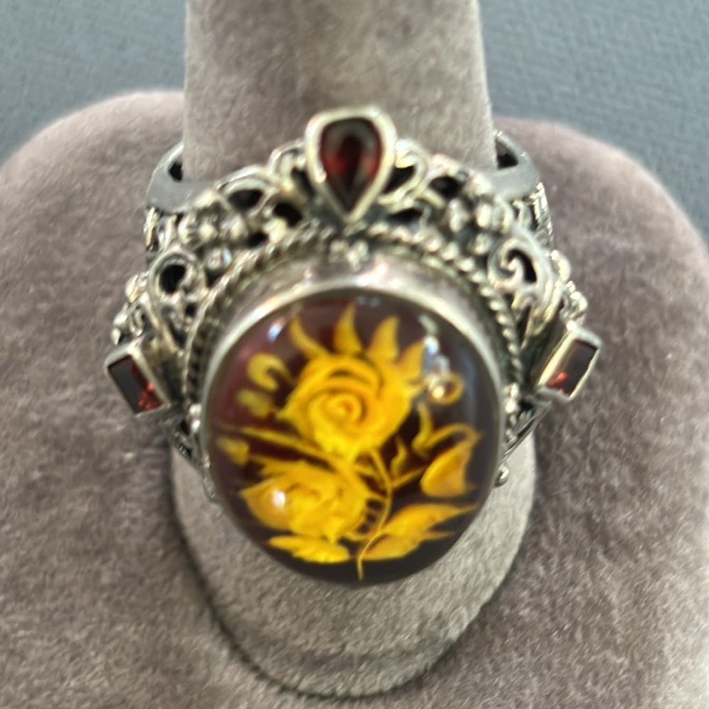 Carved Rose in Amber Sterling Silver Ring - Picture 5 of 8